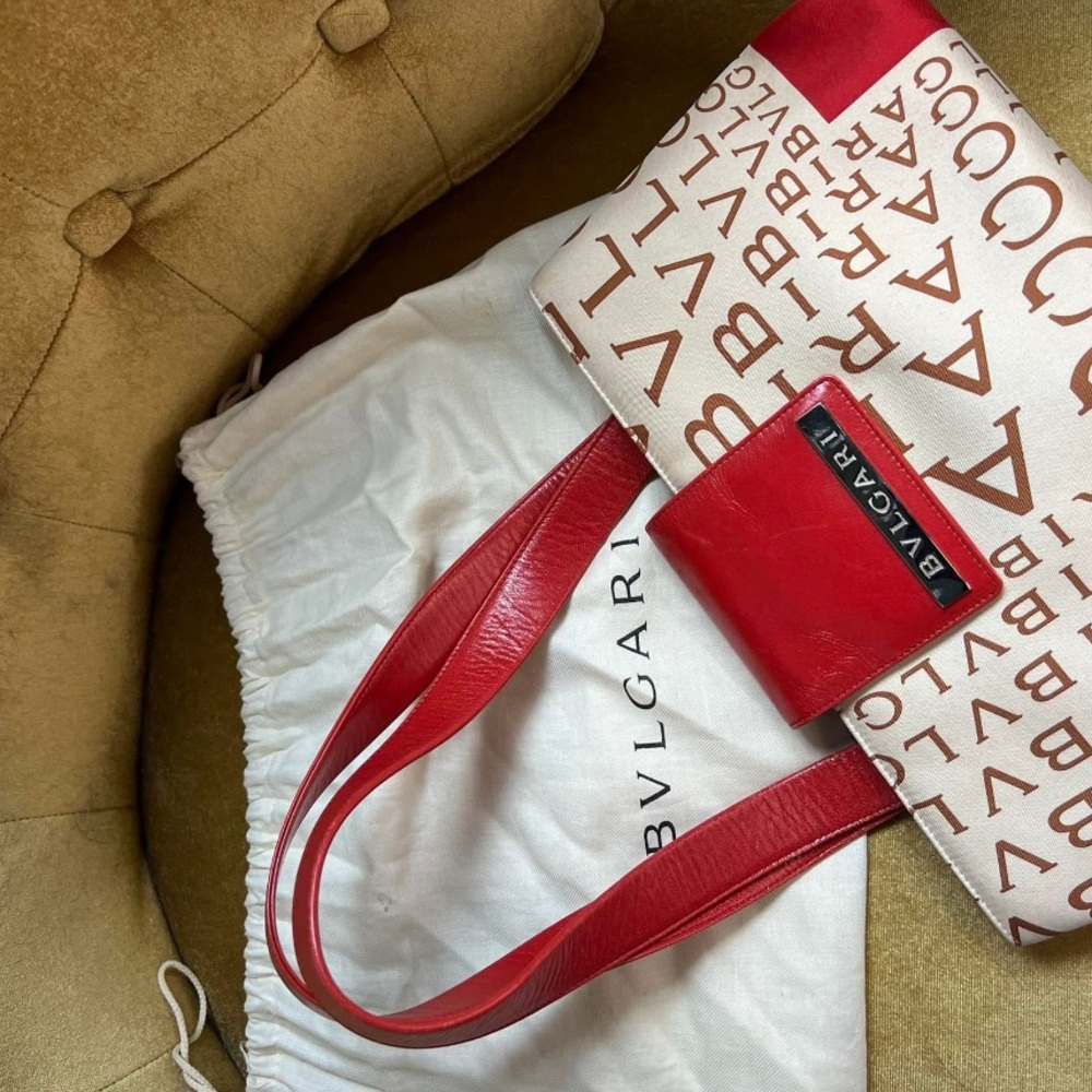 Bulgari Beige and Red Logo Shoulder Bag - Picture 3 of 3